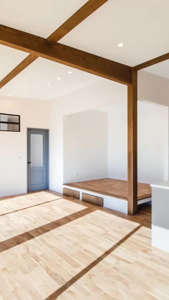 家は、図面の上だけでは完成しません。
打ち合わせの時間、悩んだ日々、
そのすべてが“かたち”になったもの。

ひとつの家ができるまでには、
たくさんの想いと、たくさんの笑顔がありました。

今日もまた“その人らしい暮らし”が始まります。

……………………………………………………

住宅、店舗、リフォームをトータルプロデュースするSelect工房です。

「こんなお家に住みたいな」

そんな何気ない会話から、私たちの家づくりは始まります。
select工房では、ご家族それぞれのライフスタイルに寄り添いながら、
その土地だからこそ叶えられる間取りや暮らしをご提案。

遠方にお住まいの方や、見学会に来られない方も安心してご相談ください。
私たちが、はじめの一歩からしっかりサポートいたします。

無料相談は【公式LINEまたはDM】より受付中です。

#select工房 #セレクト工房 #家づくり #reandy